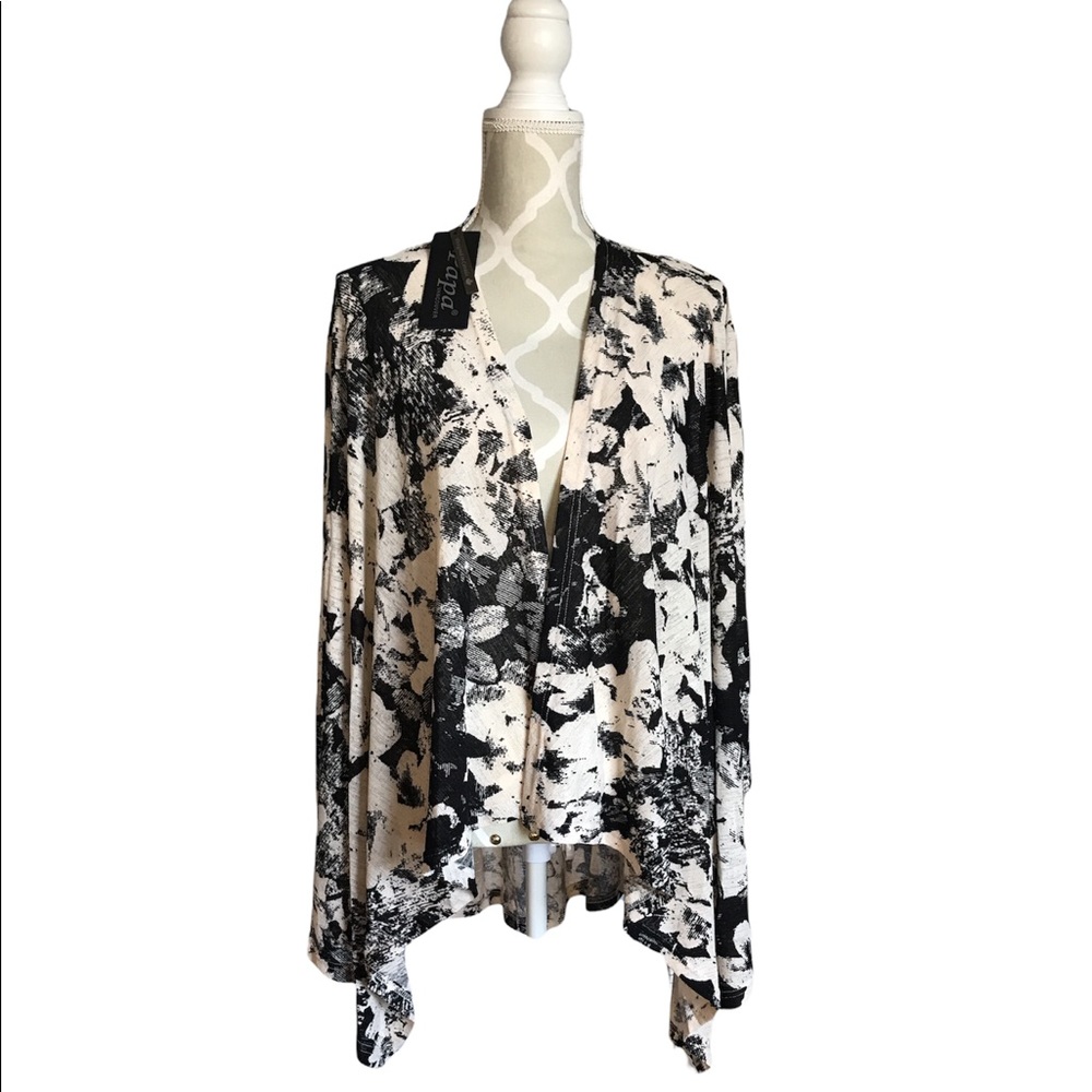 🔸Sold🔸Coverup Duster 3/4 Sleeve Black Cream Floral Print XXL - Picture 1 of 7